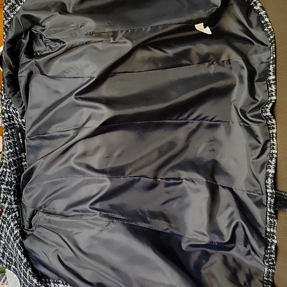 MAX NEW YORK BELTED WAIST BLACK & WHITE COAT SZ 4 - Picture 16 of 16